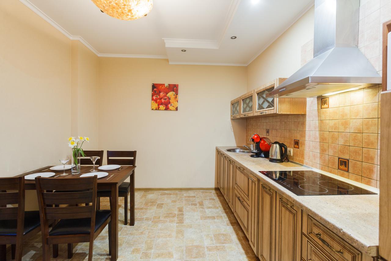 Apartment In Complex Korona On Knyazhyi Zaton 21 Kiev Exteriör bild